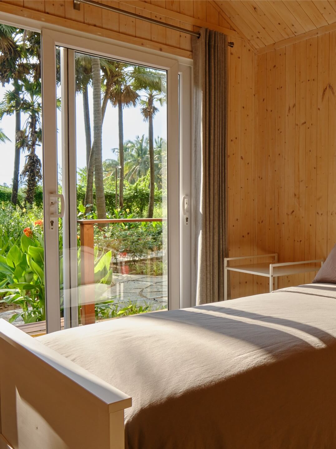 single-cabin-slide-3